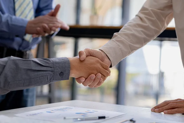 Business Investor Group Holding Hands Two Businessmen Agreeing Business Together — Foto de Stock
