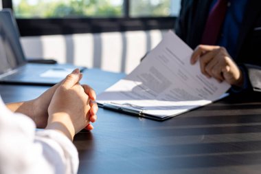 The HR department is reviewing the resumes of job applicants, resumes are important documents for job application. It should contain resume, training history, education, talent, work skills, etc.