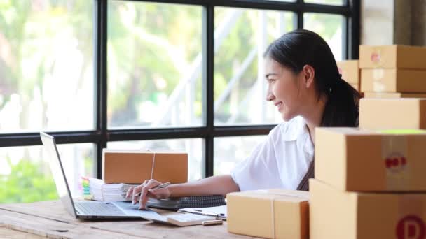 Woman Who Runs Commerce Business Writing List Customers Paper Shipping — Vídeos de Stock