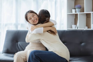 Eşcinsel ilişkisi olan iki güzel Asyalı kadın, eşcinsel, eşcinsel bir çift, LGBTQ 'da cinsel bağımsızlığı ve gururu savunuyorlar. Lgbt ve aşk ilişkisi. LGBT topluluğunu destekleyenler.