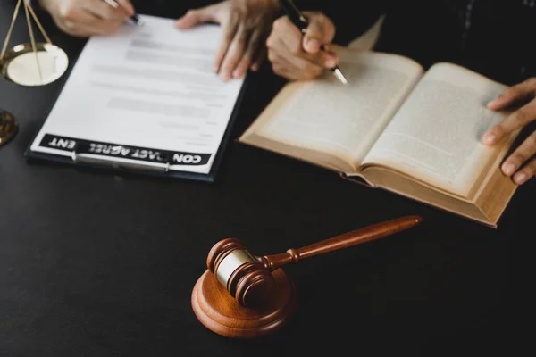 Small Hammer Gavel Desk Lawyer Room Using Law Judge Fairness — Stock Photo, Image