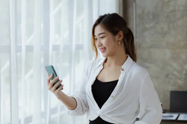 Beautiful Asian Woman Businesswoman Who Leads New Generation Startups Woman — Stockfoto