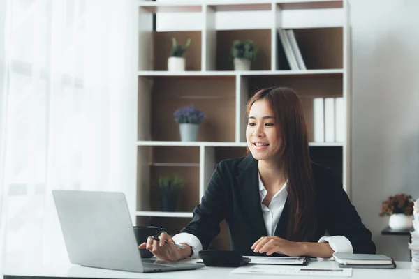 Business Woman Working Private Office She Reviewing Company Financial Documents — Stock fotografie