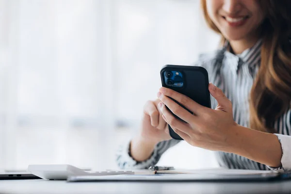 Businesswoman Looking Financial Information Mobile Phone She Checking Company Financial — Stockfoto