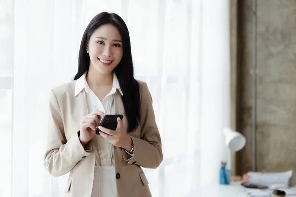 Beautiful Asian Woman Managing Company Business Executive Marketing Executive Founder — 图库照片