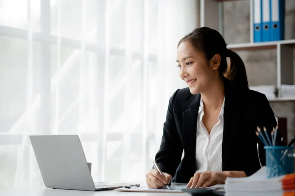 Businesswoman Checking Company Financial Documents Using Tablet Talk Chief Financial — ストック写真