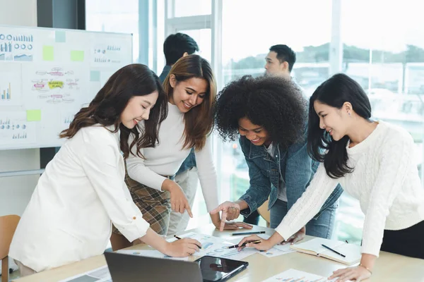 Gruppo Dirigenti Startup Sta Organizzando Incontro Brainstorming Nella Sala Conferenze — Foto Stock