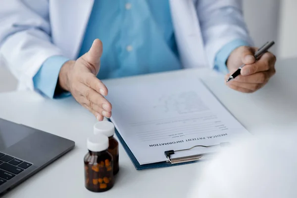Doctor Recommending Medicines Patients Being Examined Diagnosed Patient Doctor Concept — Stock Photo, Image