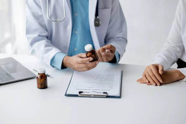 Doctor Recommending Medicines Patients Being Examined Diagnosed Patient Doctor Concept — Foto de Stock