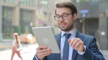 Sokak 'ta Tablet' te İş Adamı Konuşuyor 
