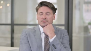 Uykucu Orta Çağ Adamı 'nın Kestirirken Portresi