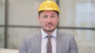 Orta Çağ Mühendisi 'nin Portresi Parmak ve İnkâr Yazısı Yok 