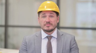 Çevrimiçi Görüntü Konuşan Orta Çağ Mühendisi Portresi