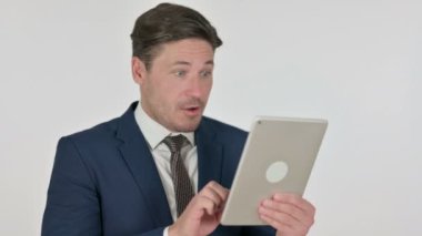 Orta Çağ İşadamı Tablet 'te Kayıp, Beyaz Arkaplan