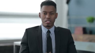 Kaybına Tepki Veren Afrikalı İş Adamının Portresi 
