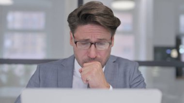 Bilgisayarlı Öksürük Orta Çağ İşadamının Kapanışı