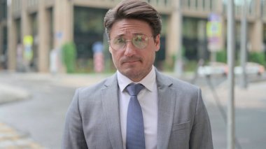 Orta Çağ İşadamı Sallanan Kafa Hayır