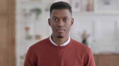 Kaybına Tepki Veren Afrikalı İş Adamının Portresi 