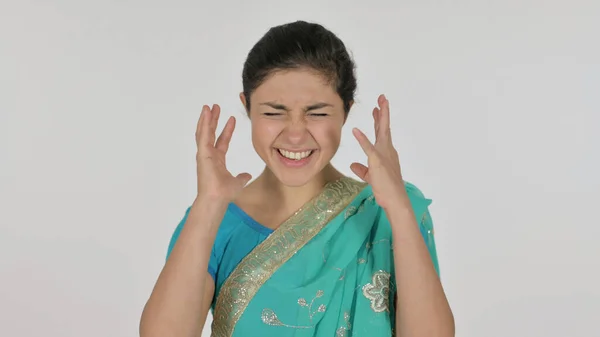 インド人女性の叫び、叫び、白い背景 — ストック写真