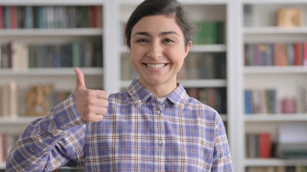 Portrait of Indian Woman showing Thumbs Up Sign — Stock Photo, Image