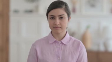 Hintli Kadın Portresi Parmak İzi Yok, İnkar 