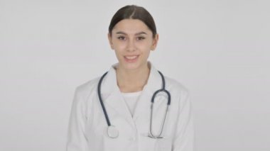 Beyaz Arkaplanda Gülümseyen İspanyol Kadın Doktor