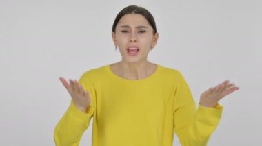 İspanyol Kadın Öfkeli, Beyaz Arkaplanda Savaşıyor