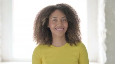 Uçan Öpücük: Afrikalı Kadın