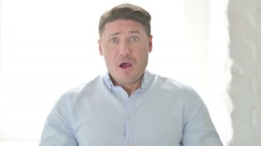 Kayba Tepki Veren Hayal Kırık Adam Portresi 