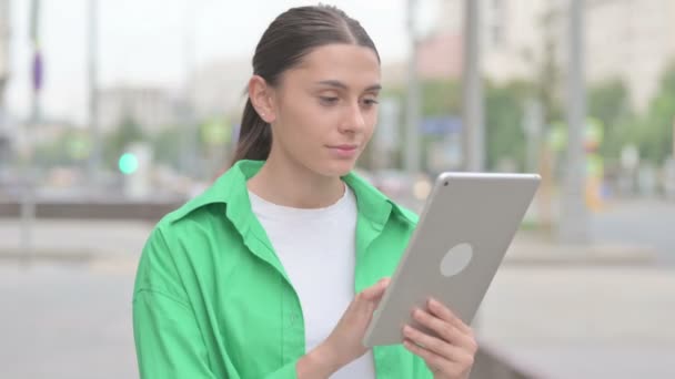 Young Woman Celebrating Success Tablet Outdoor — Vídeos de Stock