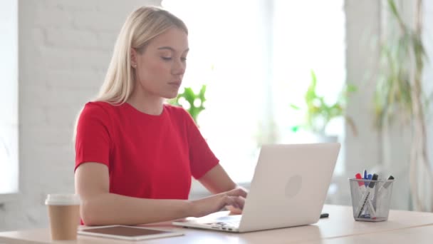 Busy Young Woman Using Laptop Office — Vídeos de Stock