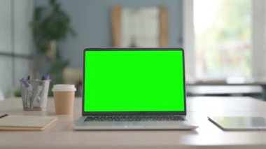 Masada Krom Anahtar Ekranlı Laptop, Yeşil Ekran