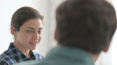 Hint Kadını 'nın Takım Arkadaşlarıyla Yakın Çekimi