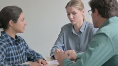 Ofiste Konuşan Yaratıcı İnsanların Kapanışı,