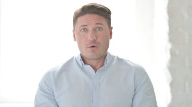 Şok Olan Orta Çağ Erkeğinin Portresi,