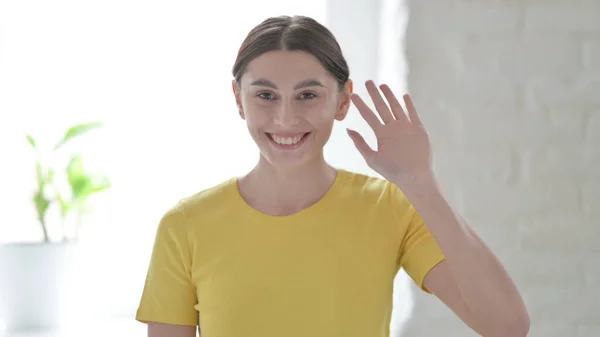 Portrait Young Woman Waving Welcoming — Stock Photo, Image