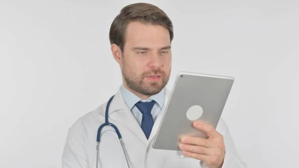 Video Call Tablet Young Adult Doctor White Background — Φωτογραφία Αρχείου