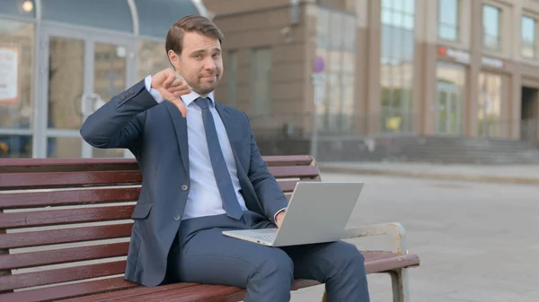 Thumbs Young Businessman Laptop Sitting Bench — Photo