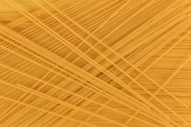 Çiğ makarna manzaralı.