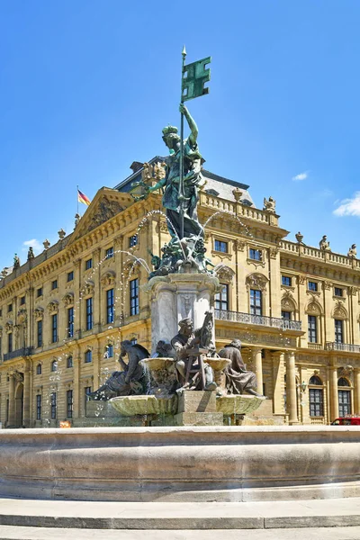 Würzburg Deutschland Juli 2022 Monumentaler Frankoniabrunnen Vor Der Residenz Würzburg — Stockfoto