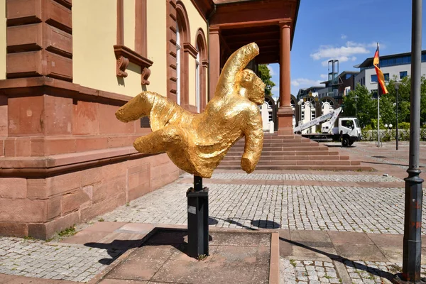 Neustadt Der Weinstrasse Germany August 2022 Gilded Bronze Sculpture Called — Stok fotoğraf