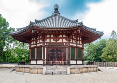 Japonya, Nara 'daki Kufukuiji Bhuddist Tapınağı' ndaki Pavilion.