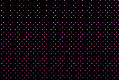 Koyu pembe vektör dokusu ve iskambil kartları. Oyun kartlarının izole sembollerine sahip soyut çizimler. Vegas 'ta parti ilanları, etkinlikler.