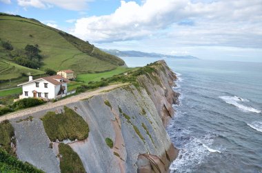 Flysch ve Akdeniz, Zumaia, Kuzey İspanya tarafından oluşturulan uçurumun manzarası