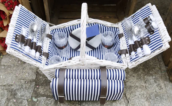 White Blue Wicker Picnic Basket Sale Street Market — Stock Photo, Image