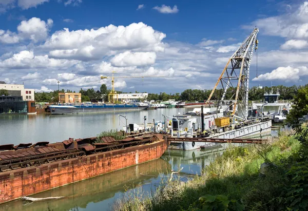 Tekne Tamiri Rıhtım Kış Limanı Tuna Nehri Bratislava Slovakya — Stok fotoğraf