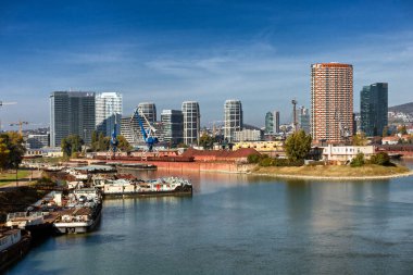 Tuna 'da kış limanı, Mlynske nivy, Bratislava, Slovakya
