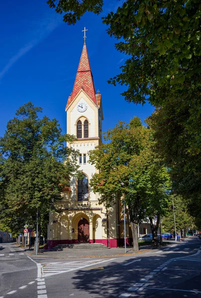 Piestany スロバキアの福音派教会 — ストック写真