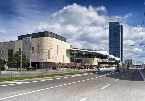 Автовокзал Нивы Братиславе Офисное Здание Словакия — стоковое фото