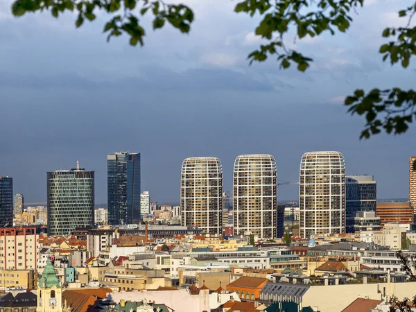 Bratislava, Mlynske nivy bölgesi, Old Town Hall kulesi, Slovakya.
